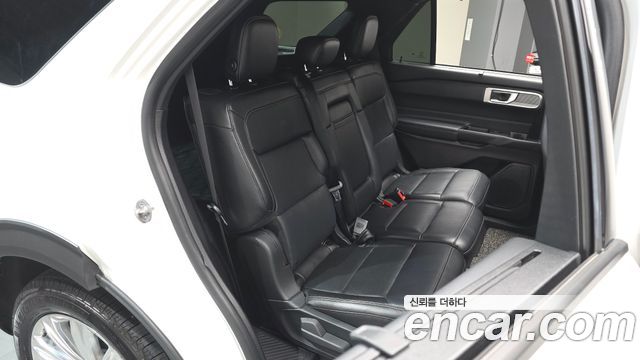 Ford Explorer (VI) 2.3 LimIted 4WD 2020 — фото 11