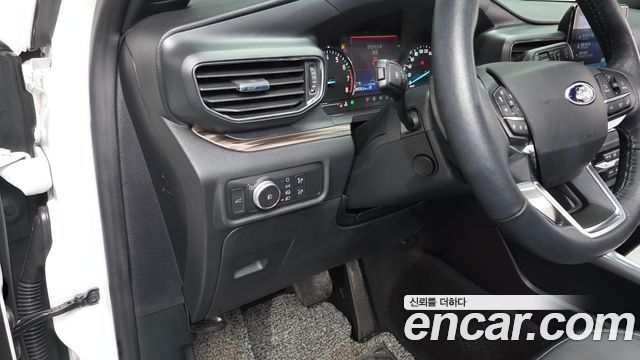 Ford Explorer (VI) 2.3 LimIted 4WD 2020 — фото 13