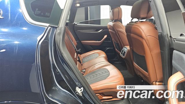 Maserati Levante 3.0 AWD GranLusso 2019 — фото 16