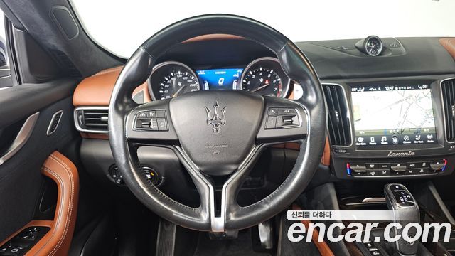 Maserati Levante 3.0 AWD GranLusso 2019 — фото 17