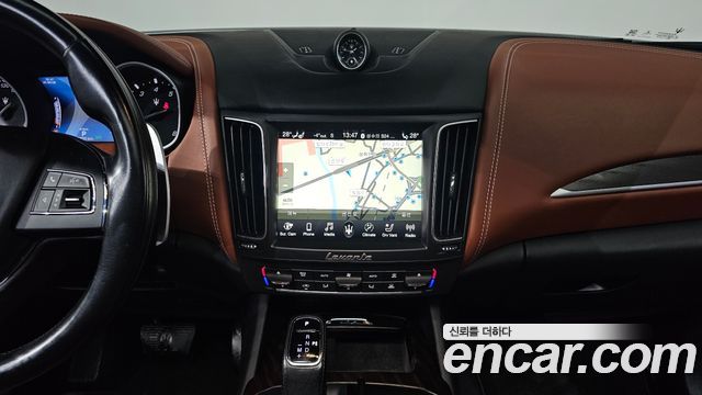 Maserati Levante 3.0 AWD GranLusso 2019 — фото 18