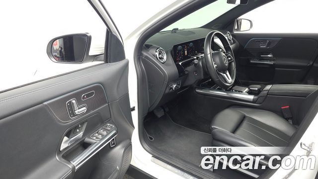 Mercedes-Benz GLA-Class (H247) GLA220 2021 — фото 11