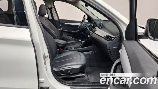 BMW X1 (F48) xDrive 20d 2016 — фото 11