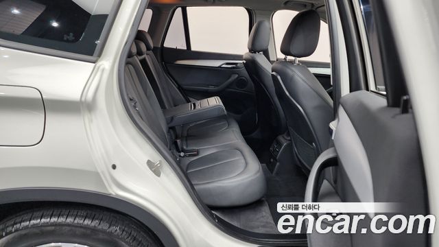 BMW X1 (F48) xDrive 20d 2016 — фото 12