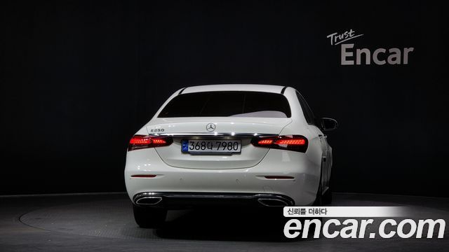 Mercedes-Benz E-Class (W213) E250 Avantgarde 2022 — фото 4