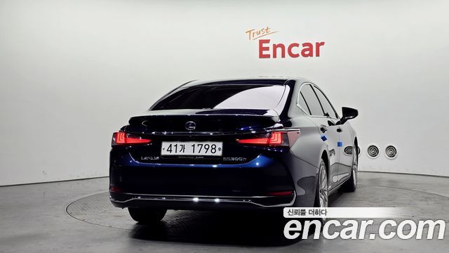 Lexus ES300h (VII) Luxury Plus 2019 — фото 4