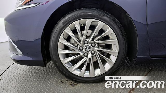 Lexus ES300h (VII) Luxury Plus 2019 — фото 5