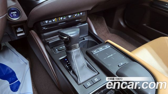 Lexus ES300h (VII) Luxury Plus 2019 — фото 9