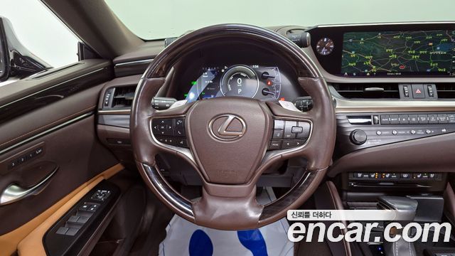 Lexus ES300h (VII) Luxury Plus 2019 — фото 13