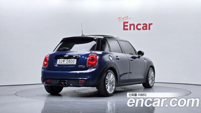MINI Cooper S 5Door Standard 3rd 2017 — фото 2