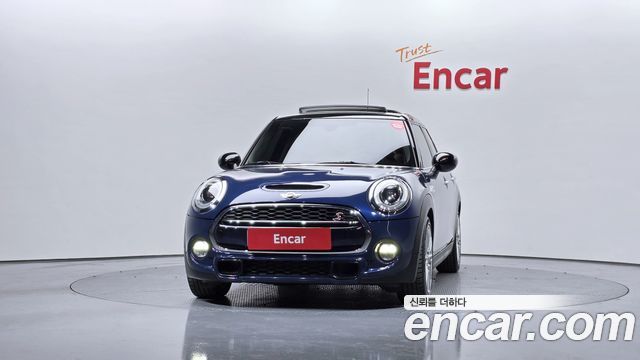 MINI Cooper S 5Door Standard 3rd 2017 — фото 3