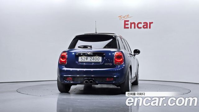 MINI Cooper S 5Door Standard 3rd 2017 — фото 4