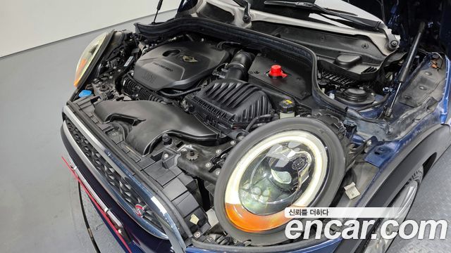 MINI Cooper S 5Door Standard 3rd 2017 — фото 6