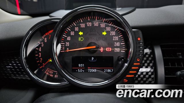 MINI Cooper S 5Door Standard 3rd 2017 — фото 8