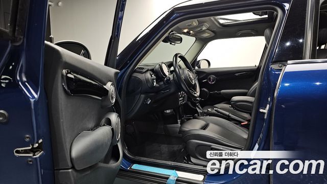 MINI Cooper S 5Door Standard 3rd 2017 — фото 10