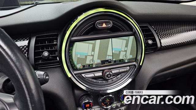 MINI Cooper S 5Door Standard 3rd 2017 — фото 15