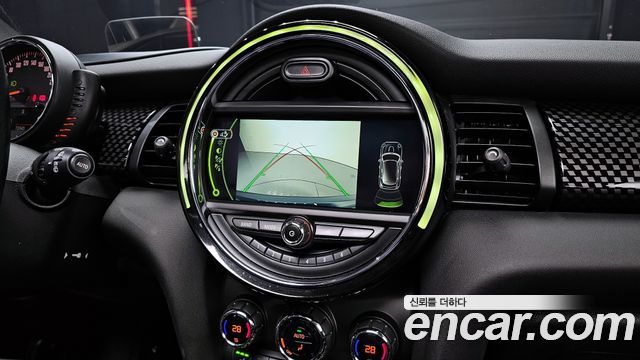 MINI Cooper S 5Door Standard 3rd 2017 — фото 17