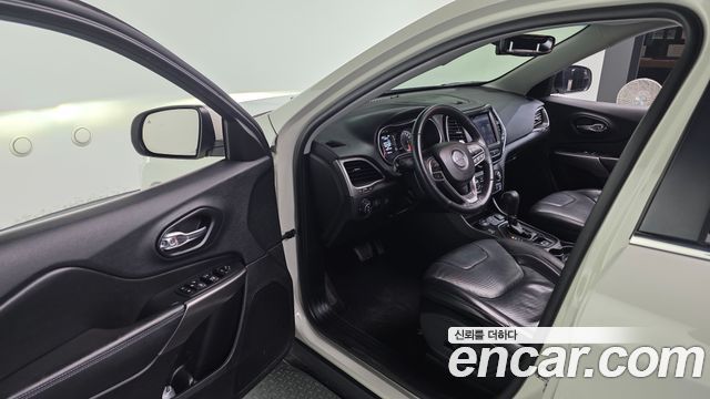 Jeep Cherokee (KL) 2.4 Longitude High AWD 2019 — фото 11