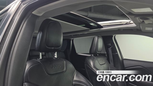 Jeep Cherokee (KL) 2.4 Longitude High AWD 2019 — фото 17