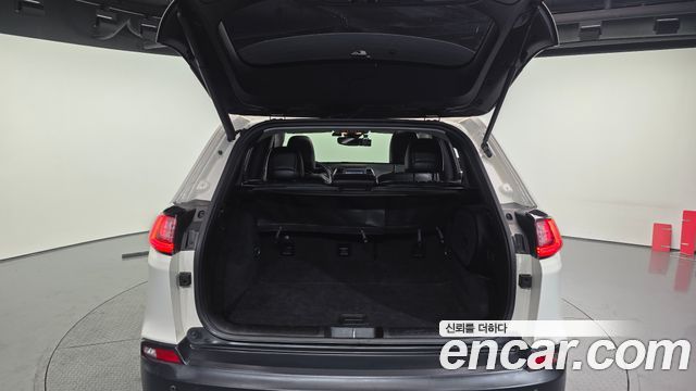 Jeep Cherokee (KL) 2.4 Longitude High AWD 2019 — фото 20