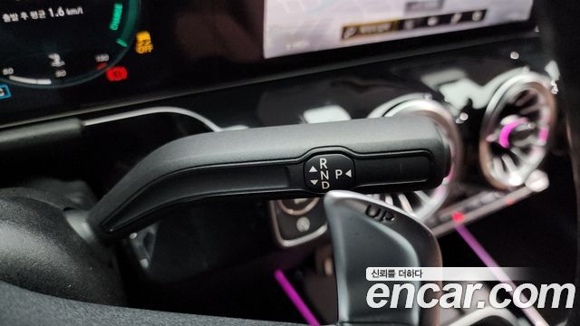 Mercedes-Benz GLA-Class (H247) GLA45 AMG 4MATIC+ 2022 — фото 9