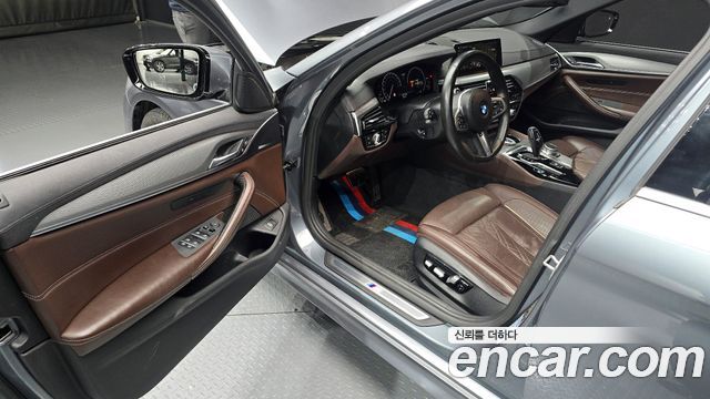BMW 5 Series (G30) 520d xDrive M Sport Package Plus 2019 — фото 10