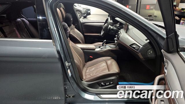 BMW 5 Series (G30) 520d xDrive M Sport Package Plus 2019 — фото 11