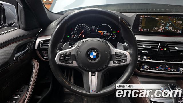 BMW 5 Series (G30) 520d xDrive M Sport Package Plus 2019 — фото 13