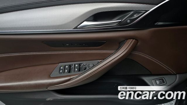 BMW 5 Series (G30) 520d xDrive M Sport Package Plus 2019 — фото 17