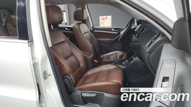 Volkswagen Tiguan 2.0 TDI  Premium 5N 2016 — фото 11