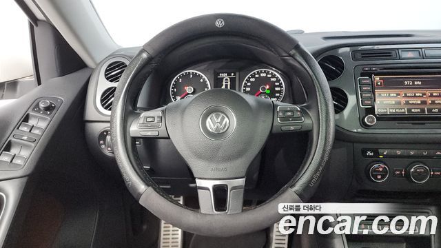 Volkswagen Tiguan 2.0 TDI  Premium 5N 2016 — фото 13