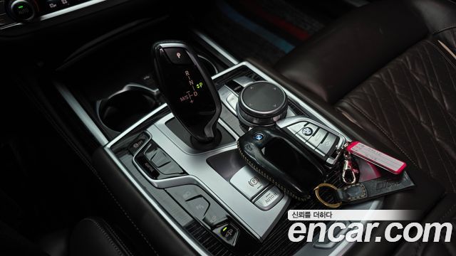 BMW 7 Series (G11) 745Le iPerformance M Sport 2022 — фото 9