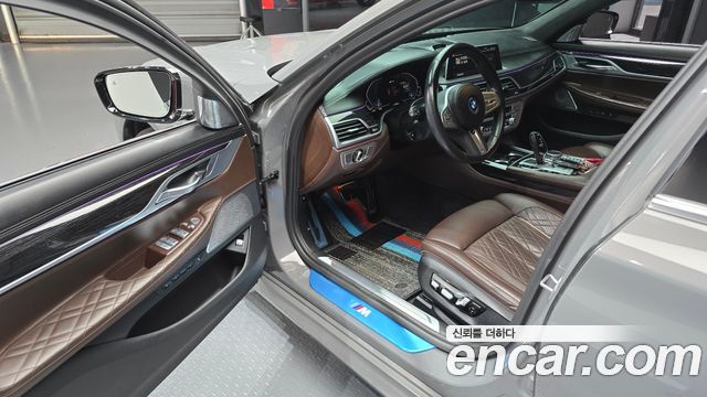 BMW 7 Series (G11) 745Le iPerformance M Sport 2022 — фото 11