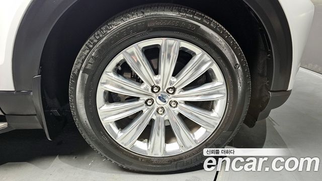 Ford Explorer (VI) 2.3 LimIted 4WD 2021 — фото 5