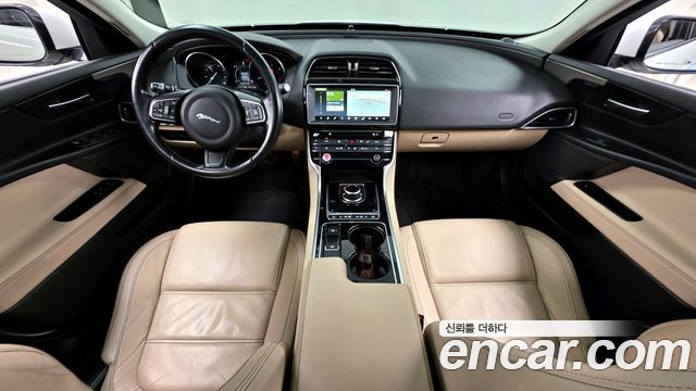 Jaguar XE 20d Perstige AWD 2017 — фото 7