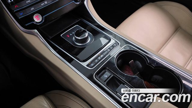 Jaguar XE 20d Perstige AWD 2017 — фото 9