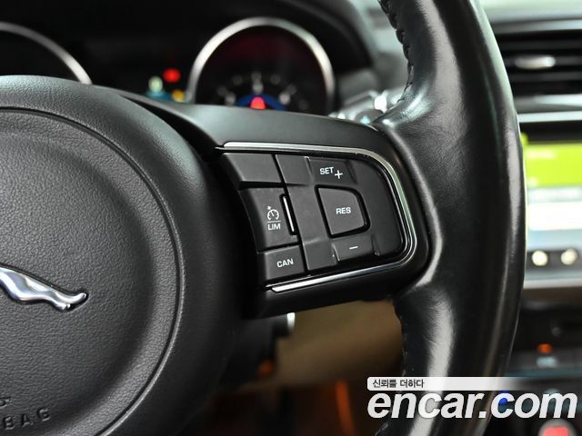 Jaguar XE 20d Perstige AWD 2017 — фото 29
