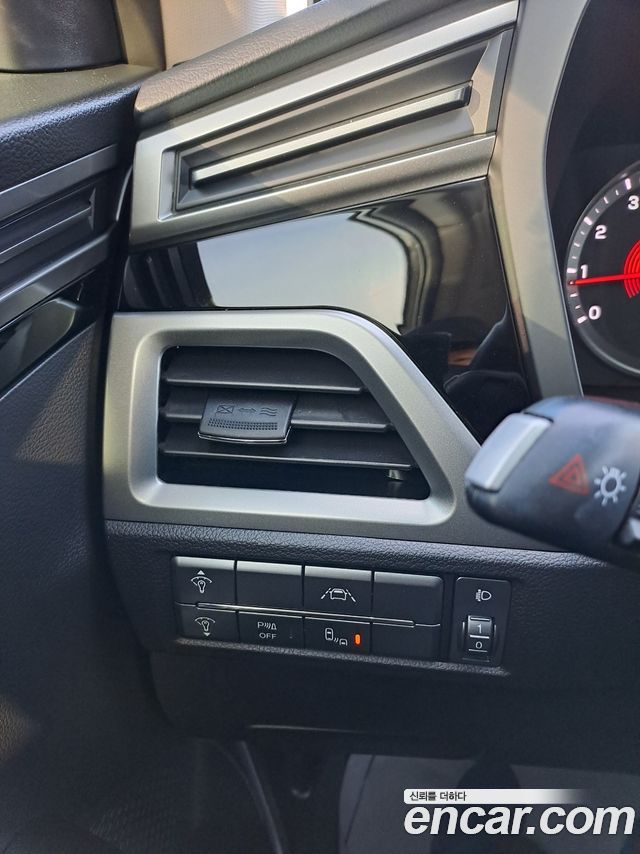 KG Mobility (SsangYong) Beautiful Korando Gasoline 1.5 2WD C5 Plus 2023 — фото 7