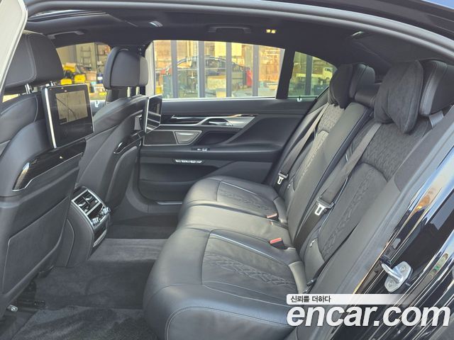 BMW 7 Series (G11) 740Li xDrive M Sport Package 2017 — фото 9