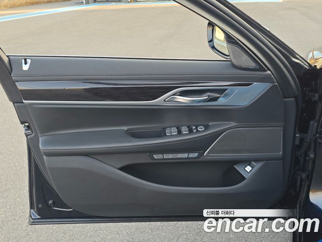 BMW 7 Series (G11) 740Li xDrive M Sport Package 2017 — фото 10
