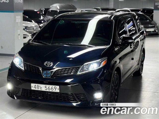 Toyota Sienna 3.5 AWD 2017 — фото 3