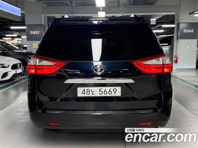 Toyota Sienna 3.5 AWD 2017 — фото 5