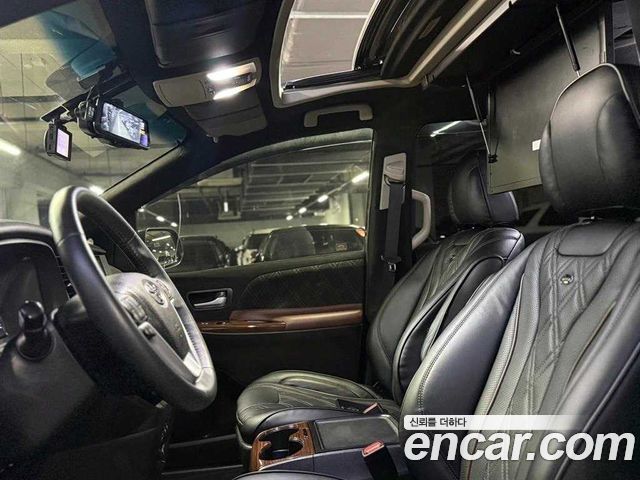 Toyota Sienna 3.5 AWD 2017 — фото 8