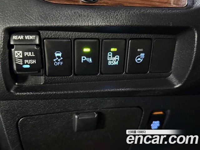 Toyota Sienna 3.5 AWD 2017 — фото 17