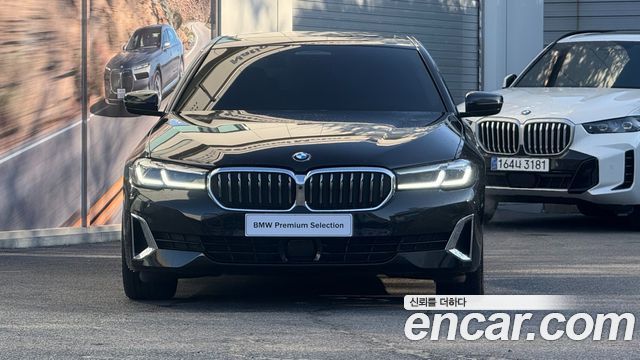 BMW 5 Series (G30) 520i Luxury 2023 — фото 3