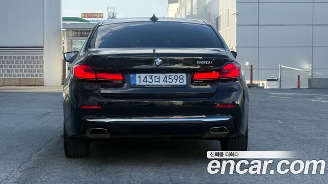 BMW 5 Series (G30) 520i Luxury 2023 — фото 4