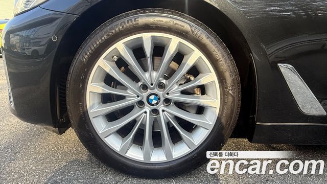 BMW 5 Series (G30) 520i Luxury 2023 — фото 5