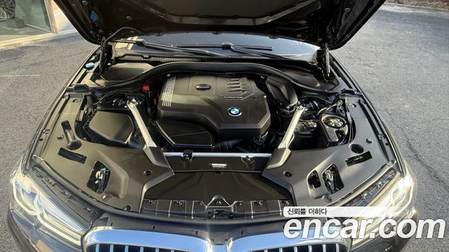 BMW 5 Series (G30) 520i Luxury 2023 — фото 6
