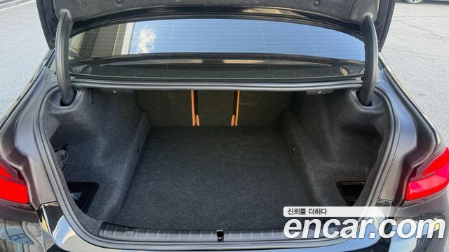 BMW 5 Series (G30) 520i Luxury 2023 — фото 15
