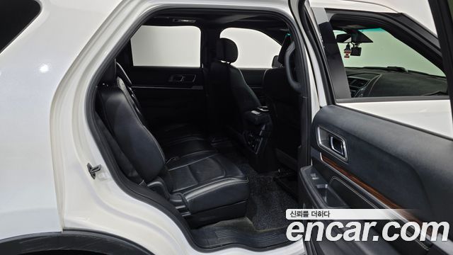 Ford Explorer 2.3 Limited 4WD 5th 2016 — фото 12